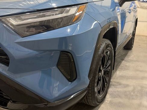 Used 2022 Toyota RAV4 SE AWD/4WD image 3