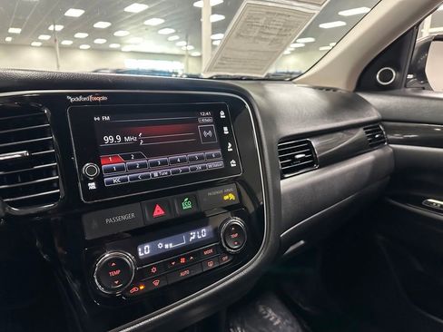 Used 2018 Mitsubishi Outlander GT AWD/4WD image 21
