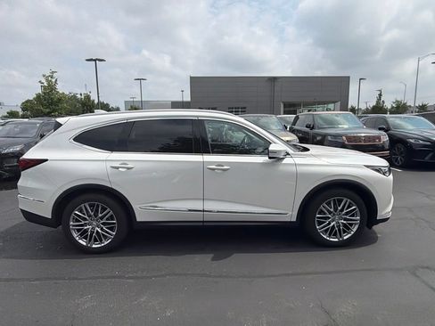 Used 2023 Acura MDX SH-AWD w/ Advance Package image 6