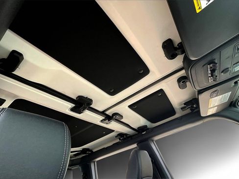 New 2025 Ford Bronco Badlands image 30