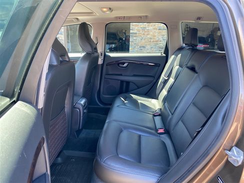 Used 2016 Volvo XC70 T5 Premier w/ Proximity Package image 10