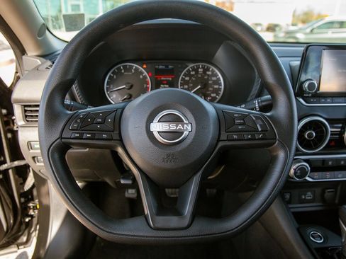 Used 2025 Nissan Sentra S image 17