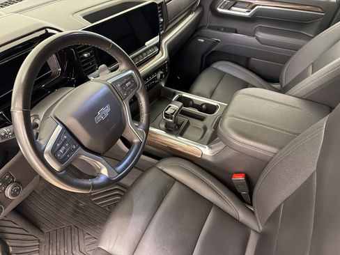 Used 2025 Chevrolet Silverado 1500 LT Trail Boss w/ LT Trail Boss Premium Package AWD/4WD image 4