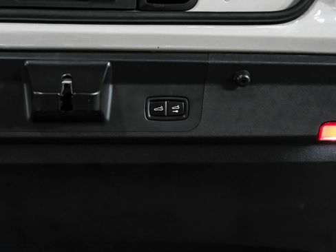 Used 2018 Porsche Panamera 4 AWD/4WD image 60