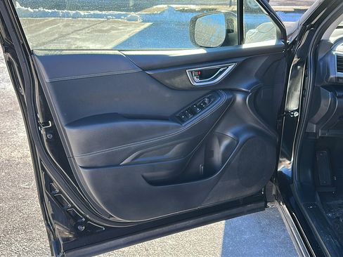 Used 2023 Subaru Forester Premium image 8