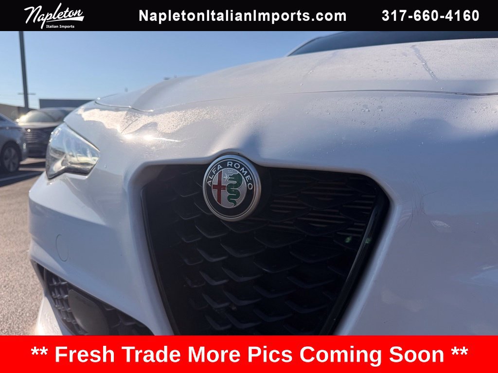 Used 2024 Alfa Romeo Giulia Veloce AWD/4WD image 11