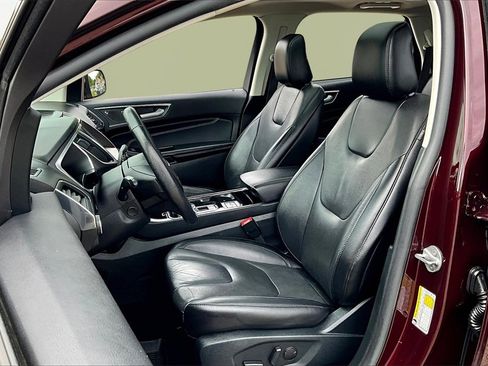 Used 2020 Ford Edge Titanium w/ Equipment Group 301A image 25