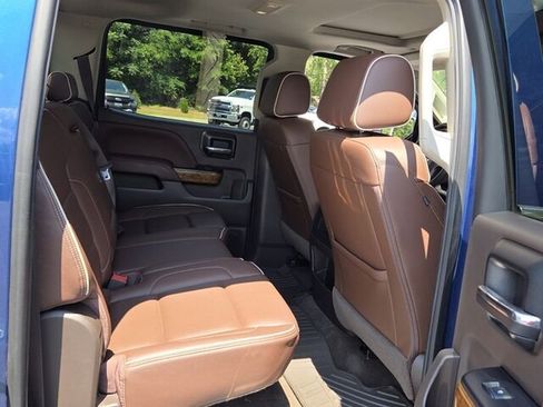 Used 2018 Chevrolet Silverado 1500 High Country AWD/4WD image 16