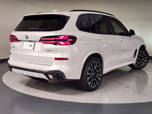 Used 2025 BMW X5 sDrive40i w/ M Sport Package image 2