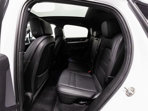 Used 2024 Porsche Cayenne S AWD/4WD image 26