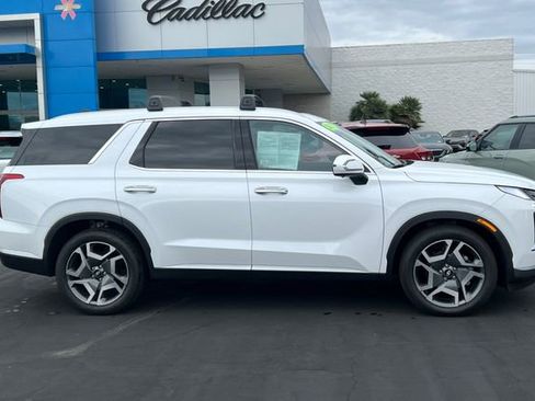 Used 2025 Hyundai Palisade SEL FWD image 3