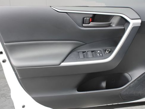 Used 2024 Toyota RAV4 LE AWD/4WD image 19