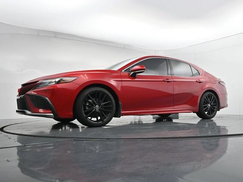 Used 2022 Toyota Camry XSE w/ Navigation Package FWD image 20