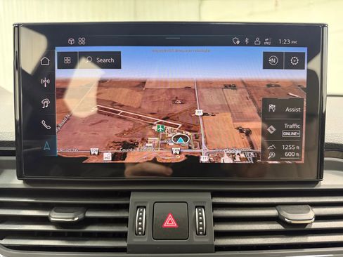 Used 2025 Audi Q5 e Premium Plus w/ Premium Plus Package image 21