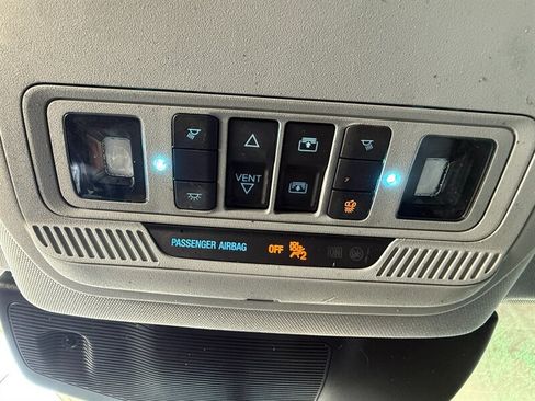 Used 2021 Ford Explorer XLT w/ Equipment Group 202A RWD image 34