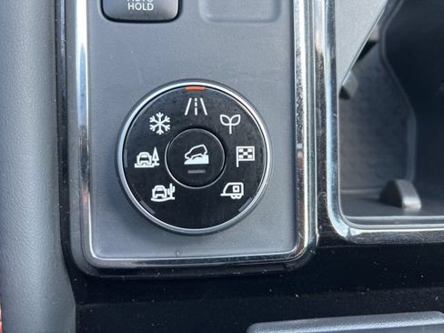 Used 2025 Nissan Pathfinder Rock Creek AWD/4WD image 11