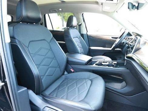 Used 2024 Volkswagen Atlas SE FWD image 28