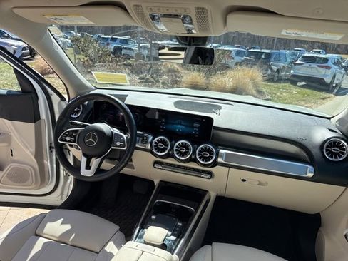 Used 2021 Mercedes-Benz GLB 250 4MATIC image 33