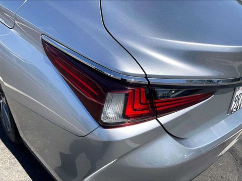 Used 2022 Lexus ES 350 w/ Accessory Package 2 FWD image 30