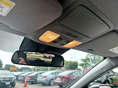 Used 2019 Honda CR-V EX image 30