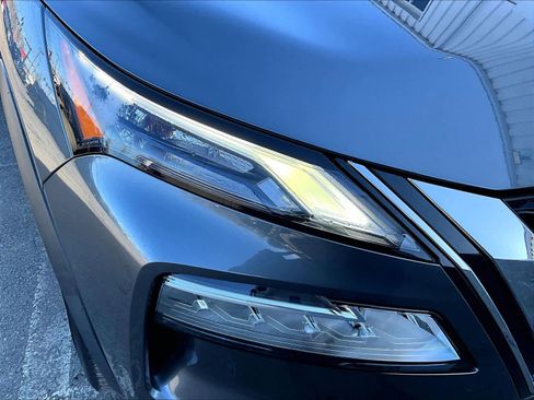 Used 2023 Nissan Rogue SV image 33