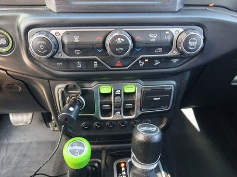 Used 2018 Jeep Wrangler Unlimited Sport S image 42