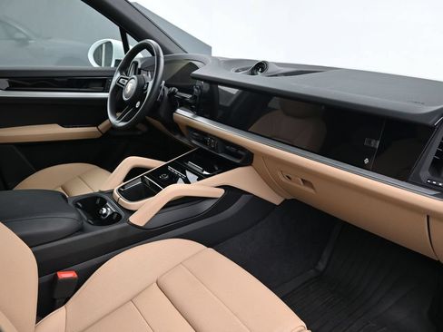 Certified 2026 Porsche Cayenne S AWD/4WD image 14