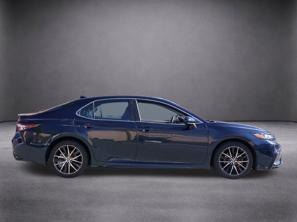 Used 2021 Toyota Camry SE FWD image 3