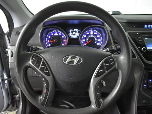 Used 2014 Hyundai Elantra SE w/ Option Group 02 FWD image 14