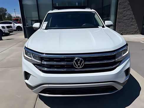 Used 2022 Volkswagen Atlas SE AWD/4WD image 2