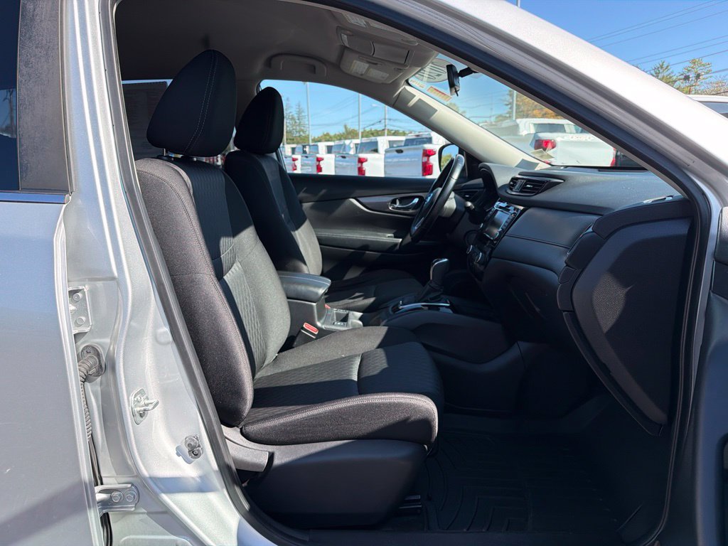 Used 2020 Nissan Rogue SV AWD/4WD image 29