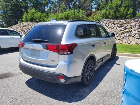 Used 2020 Mitsubishi Outlander SE FWD image 4