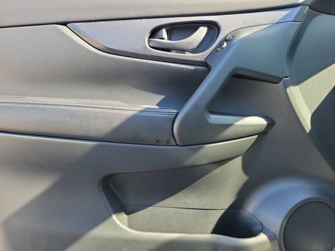 Certified 2020 Nissan Rogue S FWD image 15
