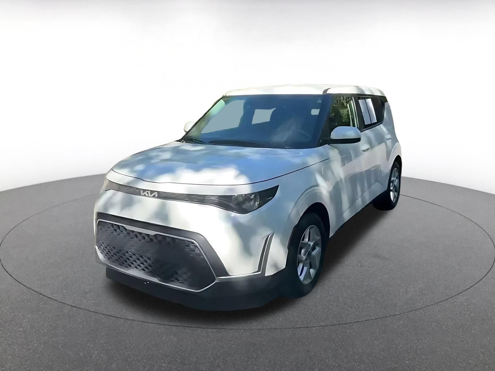 Used 2025 Kia Soul LX w/ LX Technology Package FWD image 6