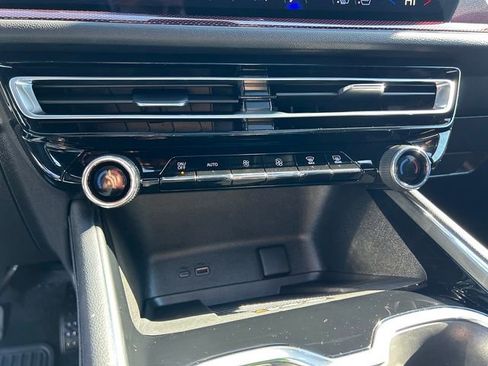 Used 2024 Chevrolet Traverse RS image 29