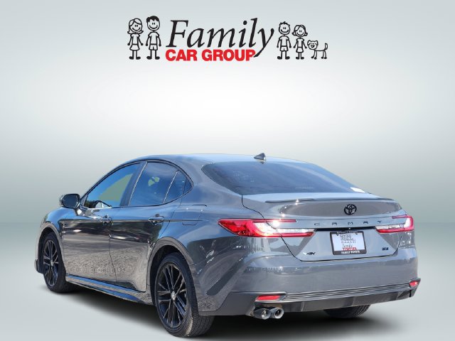 Used 2025 Toyota Camry SE w/ Convenience Package FWD image 3