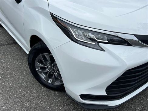 Certified 2023 Toyota Sienna LE FWD image 2