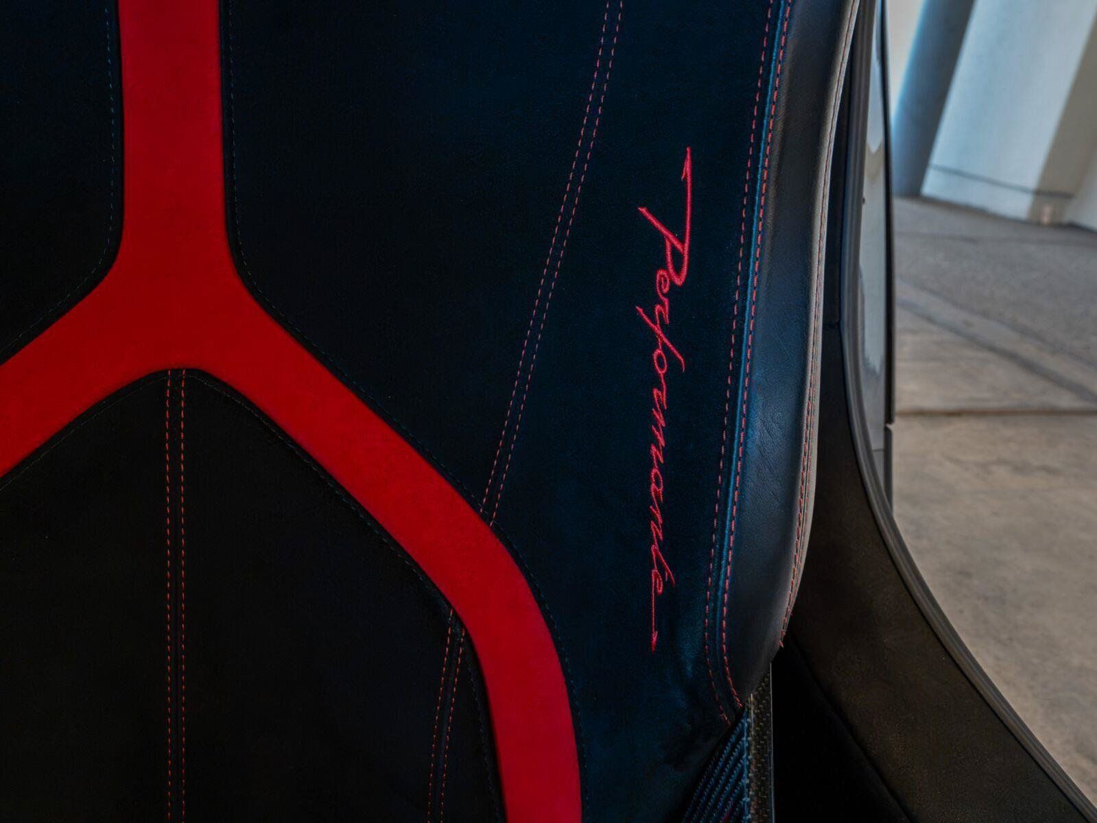 Used 2018 Lamborghini Huracan Performante AWD/4WD image 67