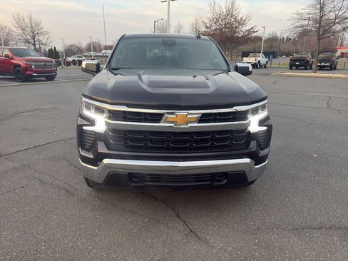 Used 2024 Chevrolet Silverado 1500 LT image 2