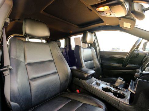 Used 2020 Jeep Grand Cherokee Limited image 18