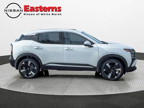 New 2025 Nissan Kicks SR w/ SR Premium Package image 8