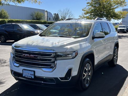 Used 2023 GMC Acadia SLT image 3