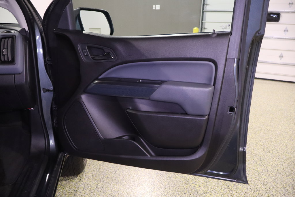 Used 2016 Chevrolet Colorado Z71 AWD/4WD image 37