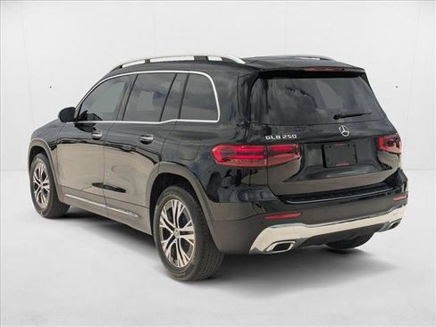 New 2025 Mercedes-Benz GLB 250 image 8