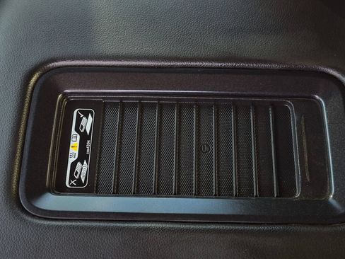 Used 2017 Chevrolet Silverado 1500 LTZ Z71 w/ LTZ Plus Package AWD/4WD image 28
