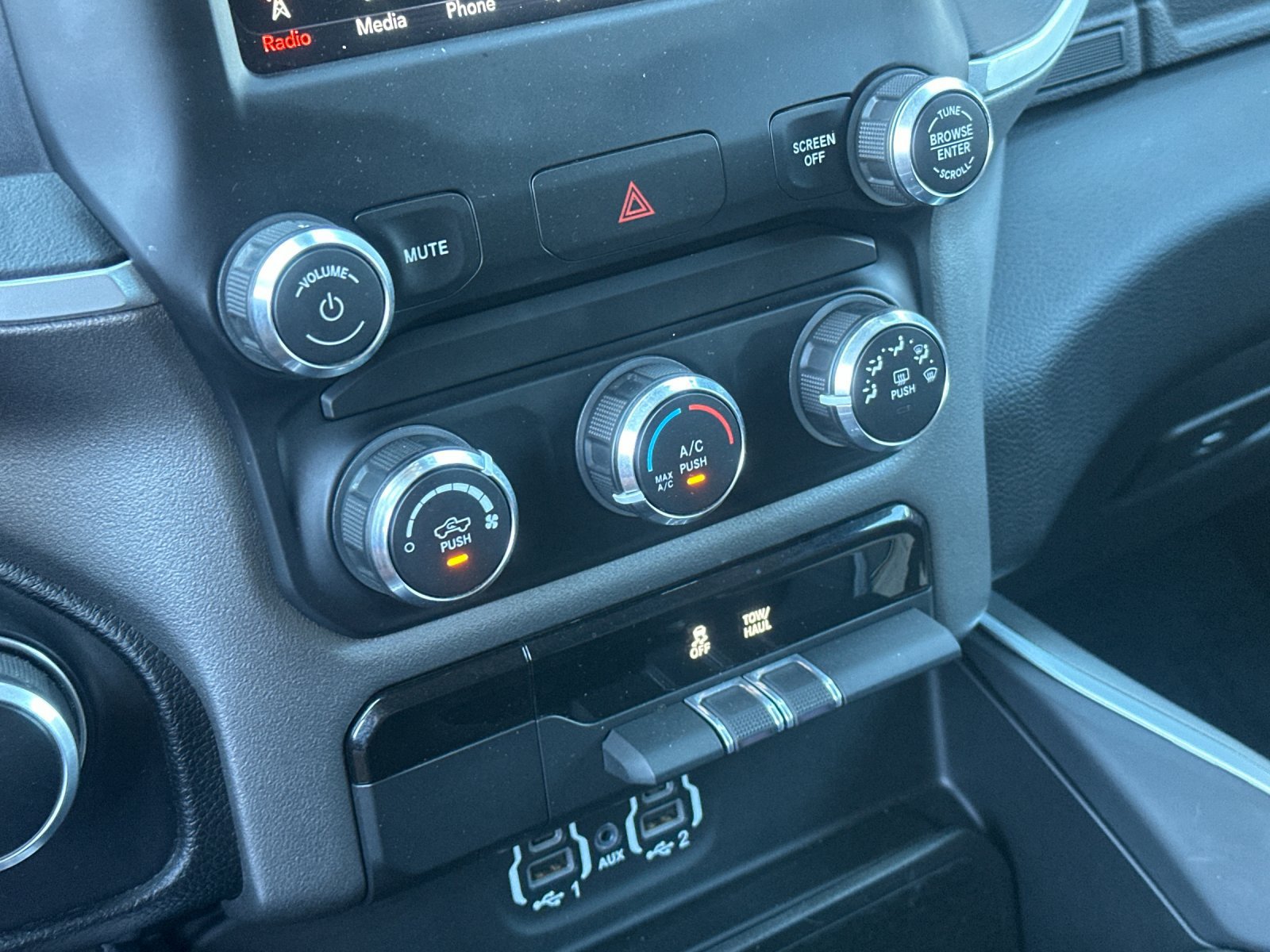 Used 2020 RAM 1500 Big Horn AWD/4WD image 19