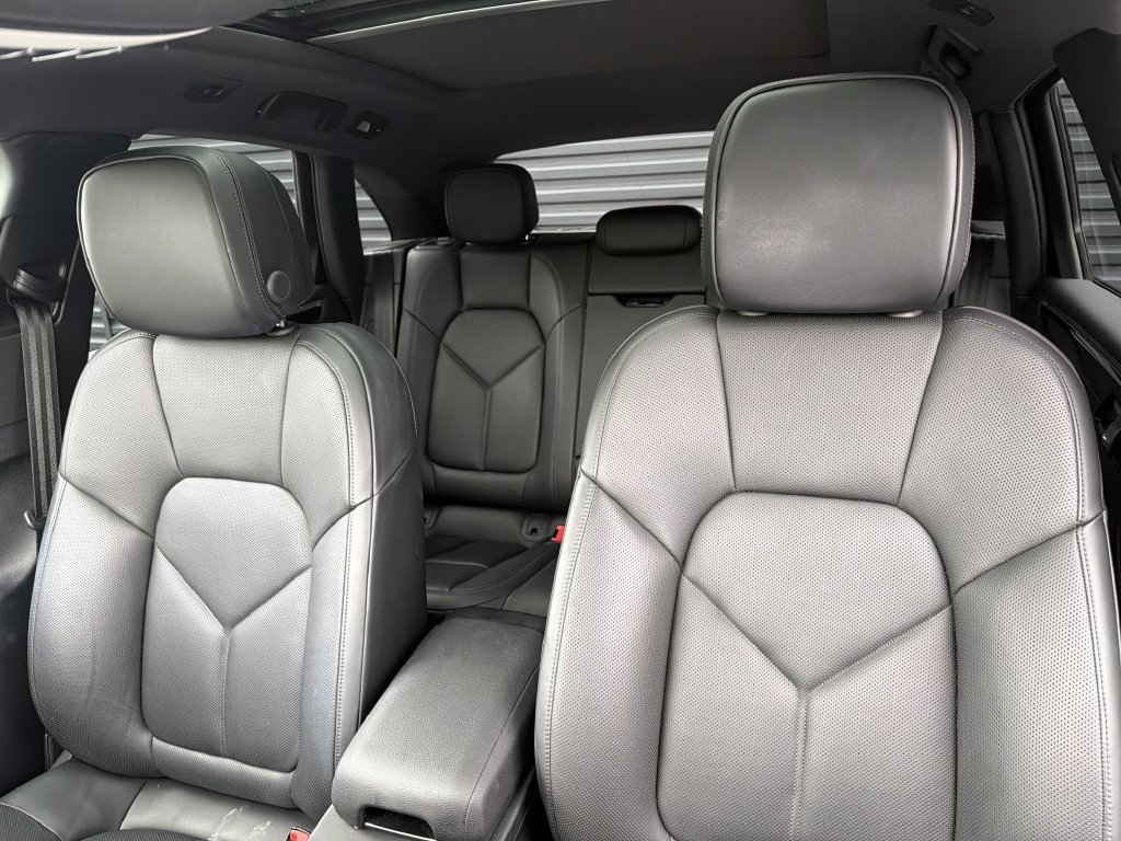 Certified 2026 Porsche Macan AWD/4WD image 26