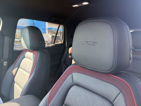 Used 2025 Chevrolet Equinox RS w/ Convenience Package III FWD image 9