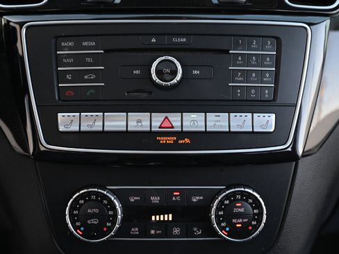 Used 2017 Mercedes-Benz GLS 550 4MATIC image 26