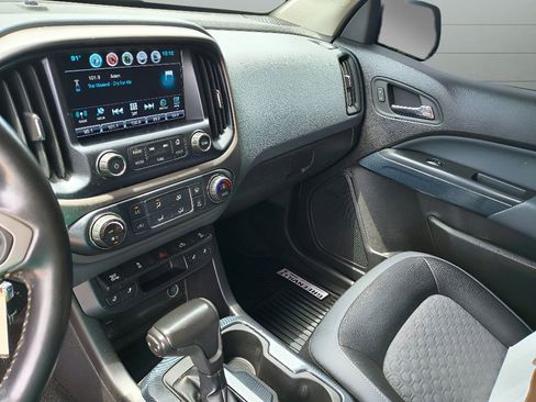 Used 2018 Chevrolet Colorado Z71 AWD/4WD image 15